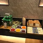 Orange Hotel Select