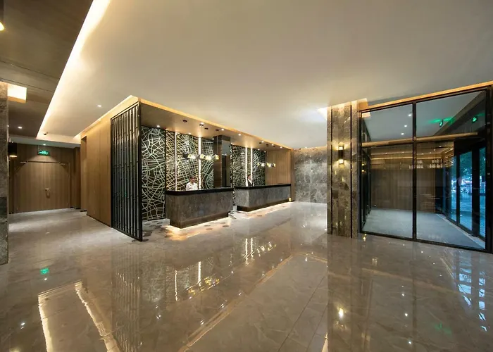 Orange Hotel Select